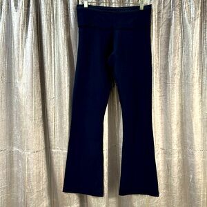 LULULEMON Athletica Yoga Mid Rise Flare. Size 8 Groove